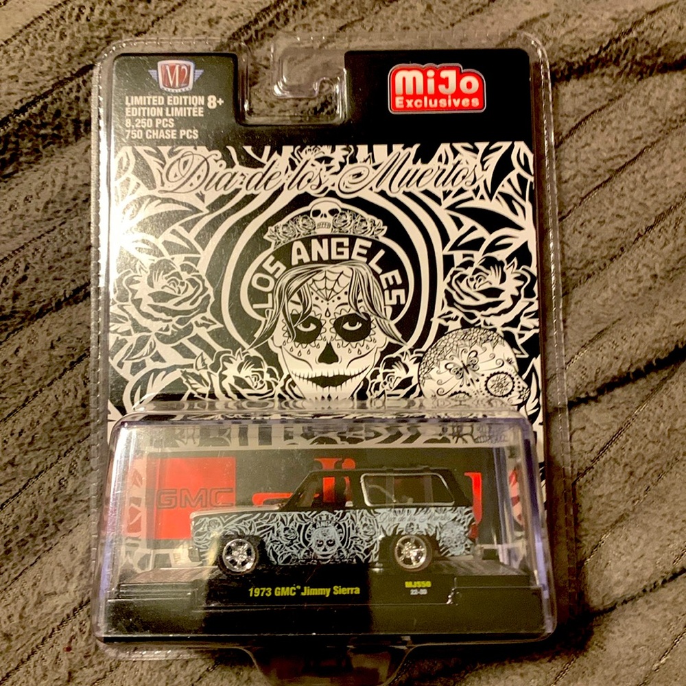 M2 Limited Edition Día de Los Muertos
